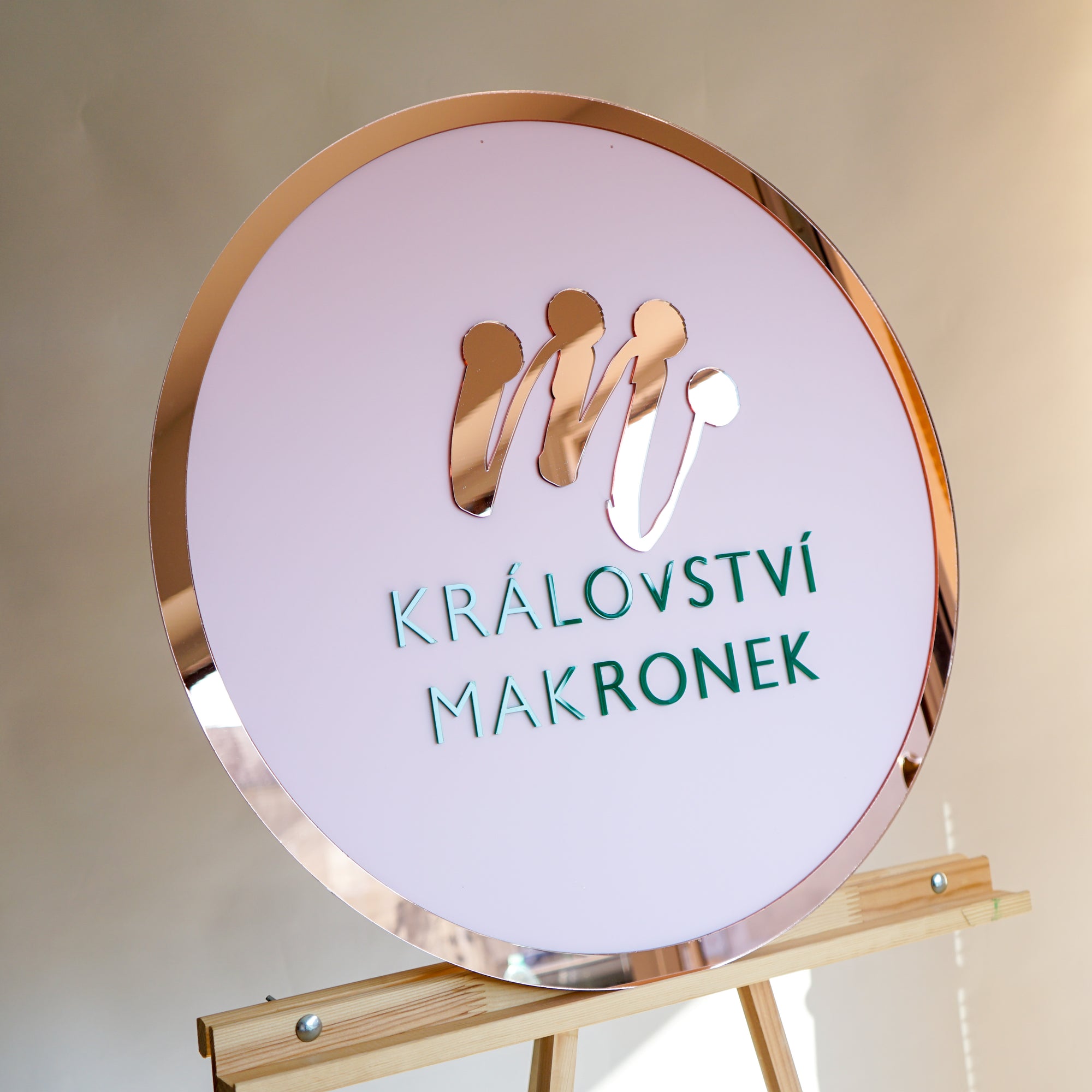 Kruhová firemní cedule
