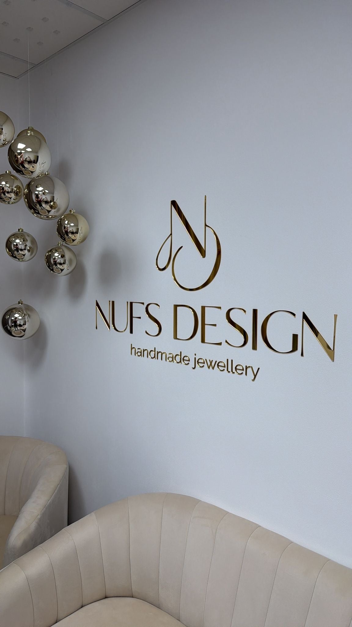 Vyřezávané firemní logo (záloha 1200 Kč)